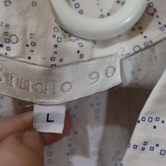 Studio 90 White Button Up Short Sleeve Geometric Print Top LG - Picture 8 of 9